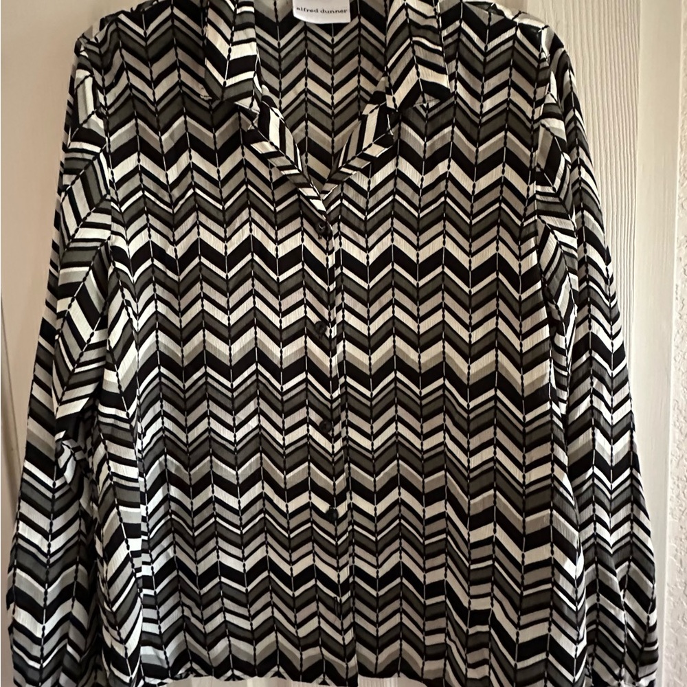 Alfred Dunner Black and White Chevron Blouse